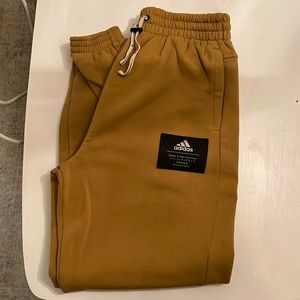 Women’s Adidas sweatpants